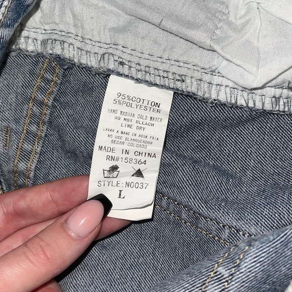 Windsor Rhinestone Denim Shorts size large - Picture 5 of 6